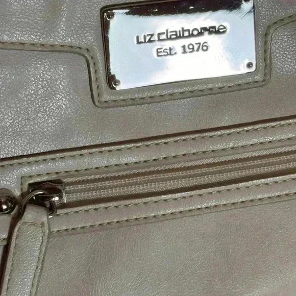 Liz Claiborne Cream Leather Hobo Style Purse, Clean, Excellent Condition - Picture 2 of 13